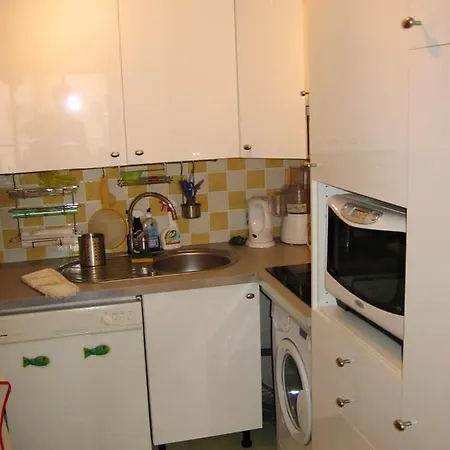 With One Bedroom In With Wonderful City View Furnished Balcony And Wifi 앙티브